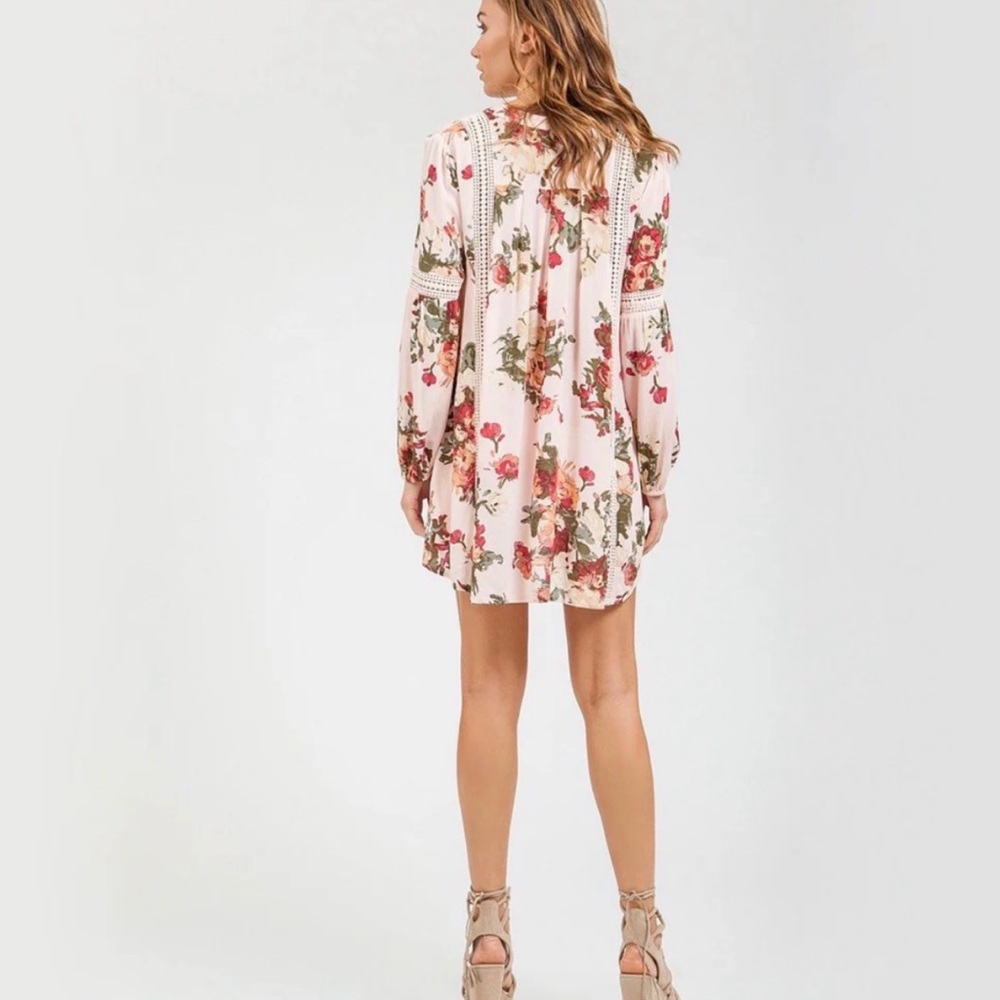 Blu Pepper Long Sleeve Blouse Size M Pink Multi Floral Print V-Neck Style BA6852 - Picture 2 of 11